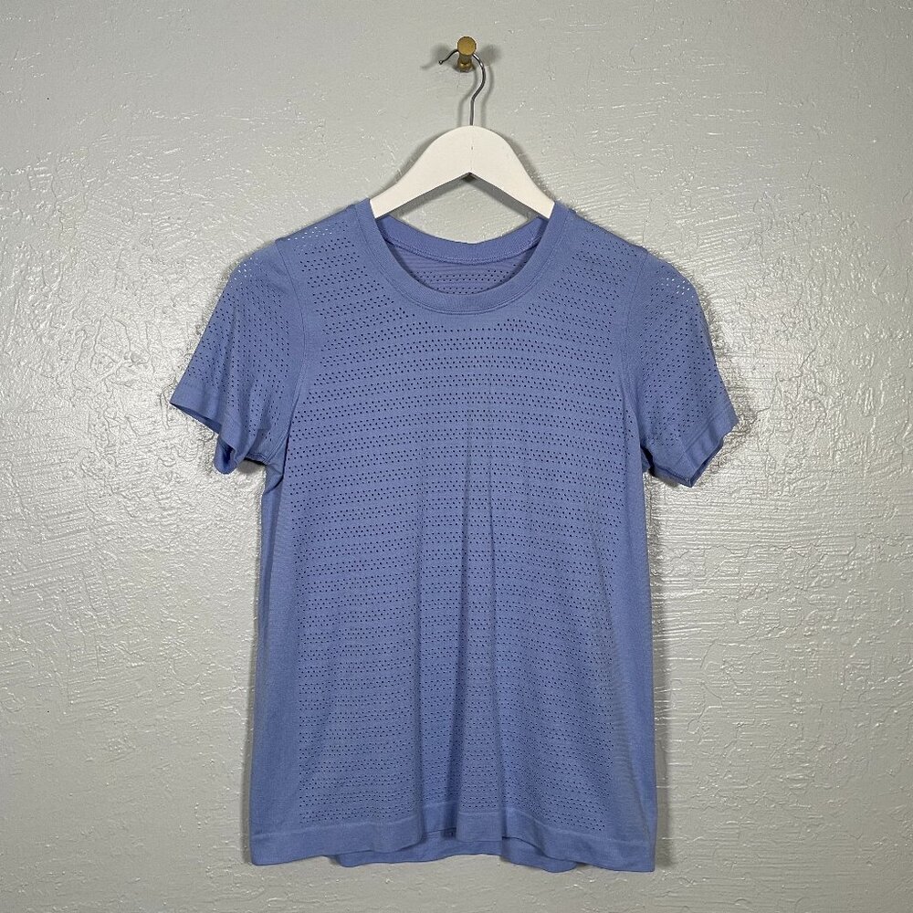 Lululemon Women 6 Hydrangea Blue Breeze By Short Sleeve Shirt Perforated Running